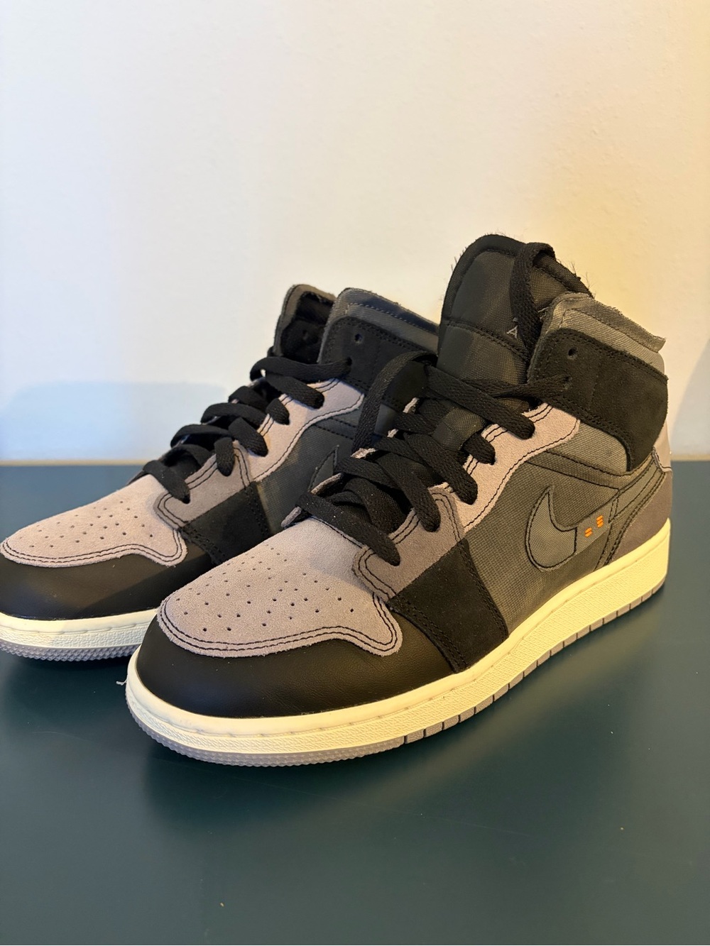 Jordan 1 Mid SE Craft Inside Out
